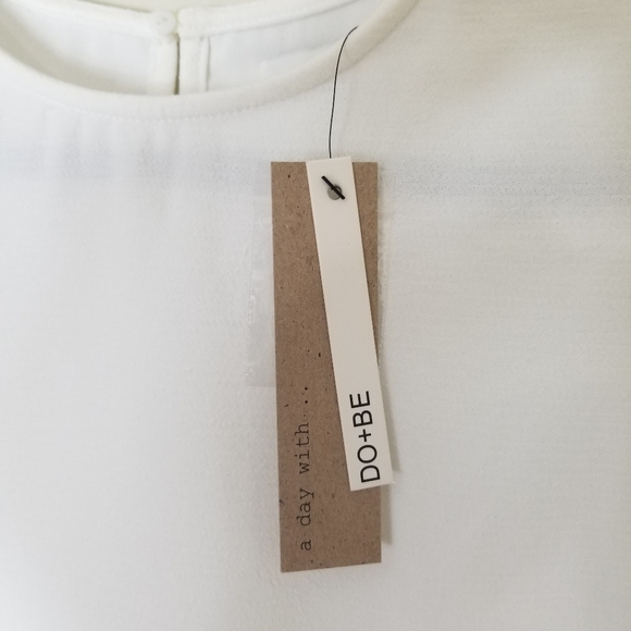 DO + BE white bell sleeve cre neck polyester blouse NWT - Picture 6 of 7